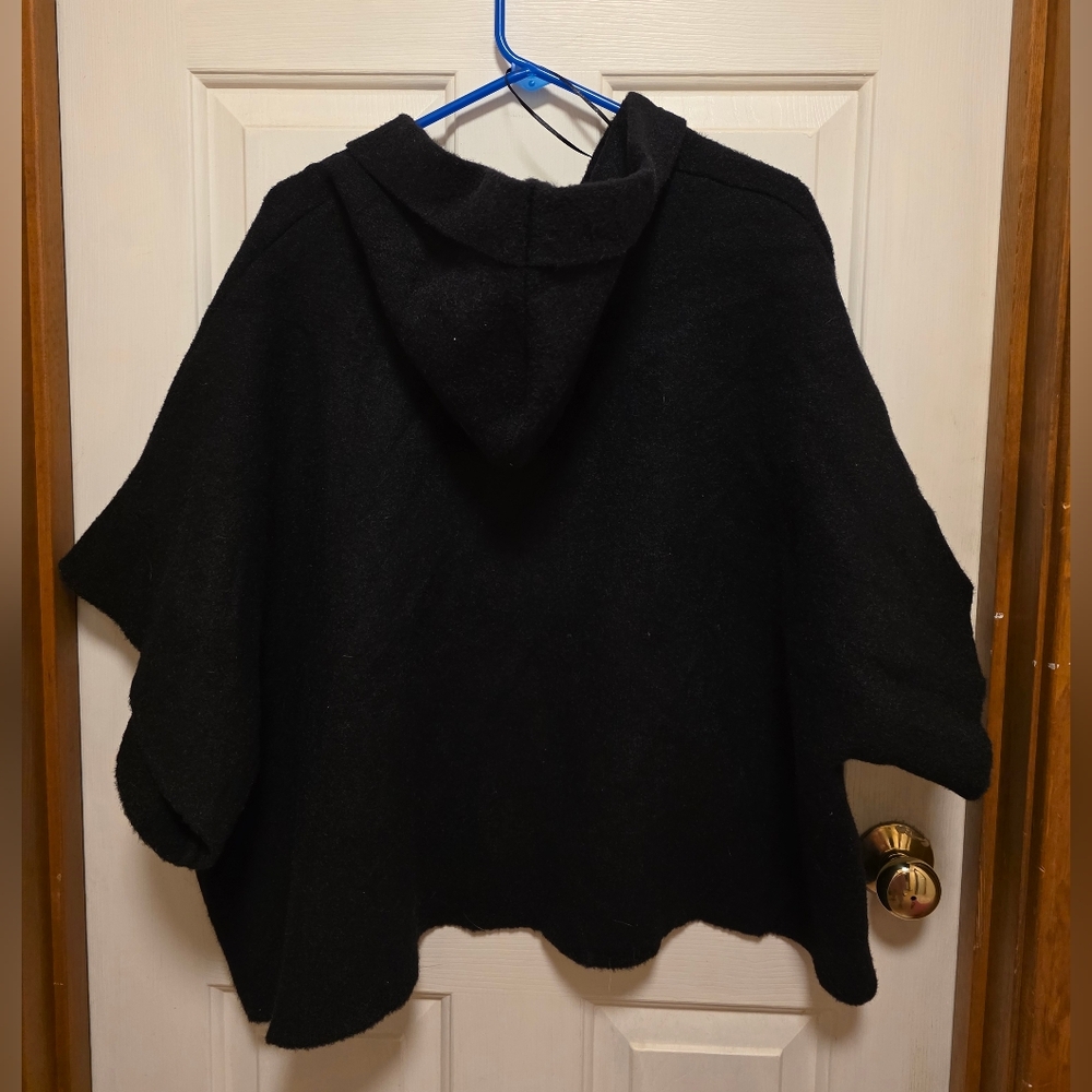Free People Black Poncho with Wooden Accents One Size New Without Tags - Picture 9 of 11